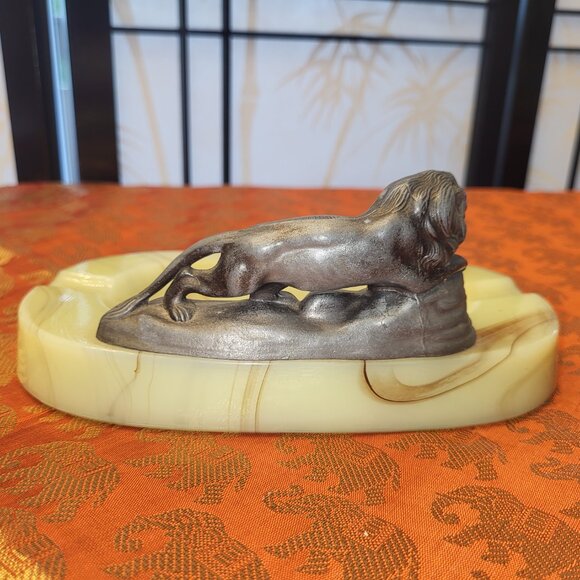 1930s Houze Akro Agate Slag Glass UV Radium Glow Art Deco Brass Lion Ashtray - Picture 4 of 8